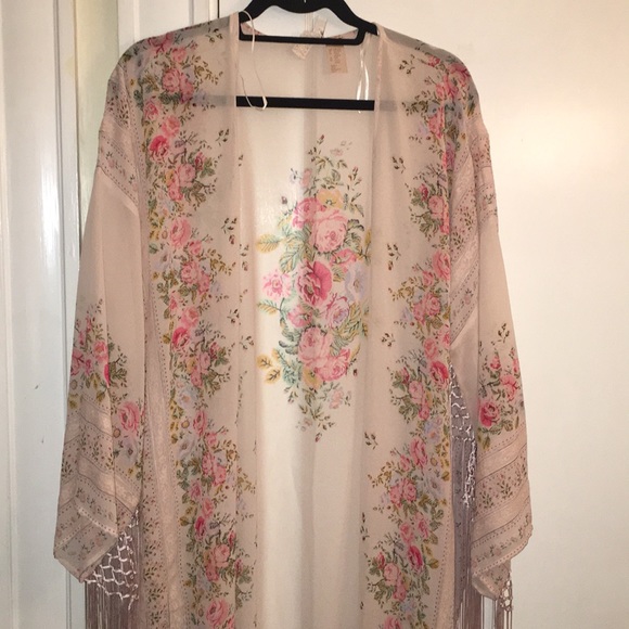 Floral Print Kimono - Picture 2 of 4